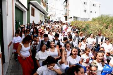 La X edición de la Traída Infantil del Agua, un éxito (Foto Antonio Alí)